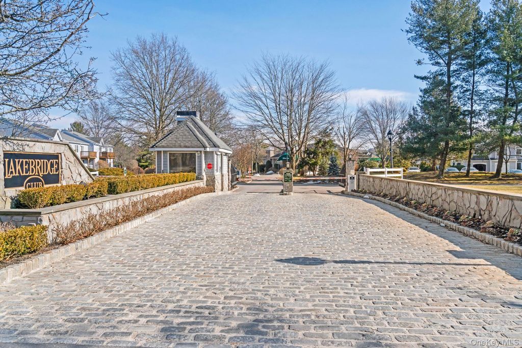 2 Lakebridge Drive S 2, Kings Park, NY 11754