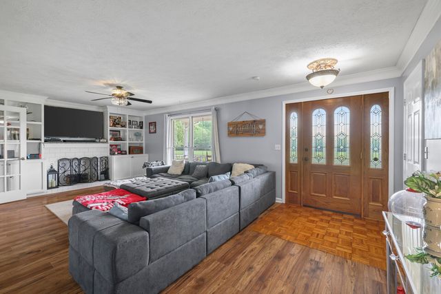 6268 Highway 100, W, Centerville, TN 37033