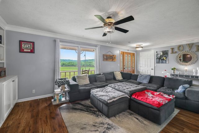 6268 Highway 100, W, Centerville, TN 37033