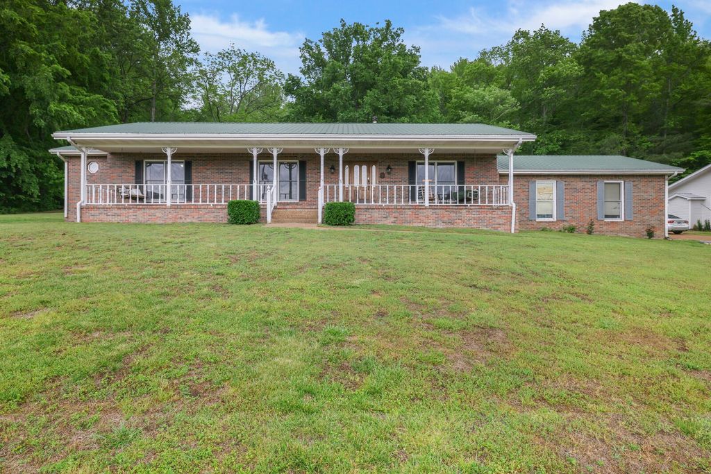 6268 Highway 100, W, Centerville, TN 37033