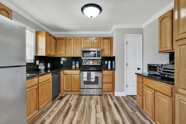 906 Diamond Circle, La Fayette, GA 30728