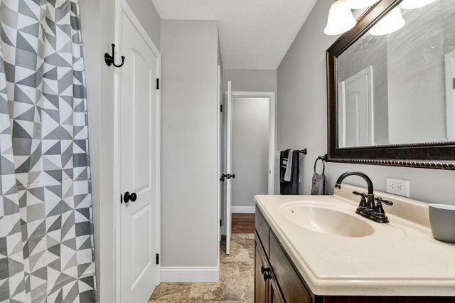 906 Diamond Circle, La Fayette, GA 30728