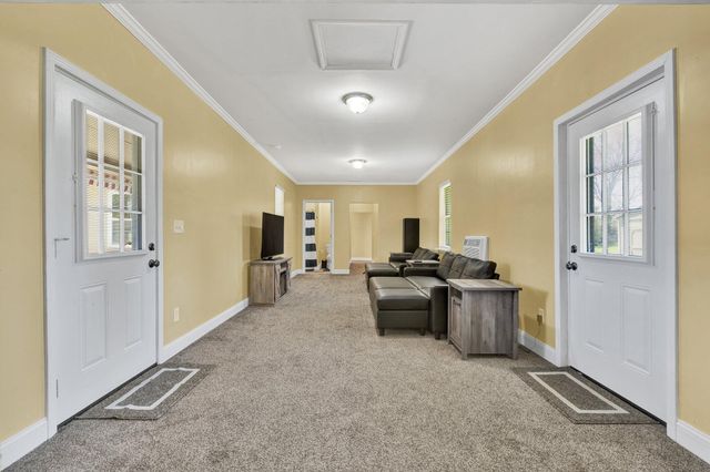 906 Diamond Circle, La Fayette, GA 30728