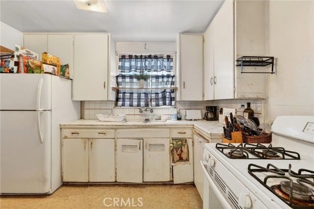 2211 Amherst, Los Angeles, CA 90064