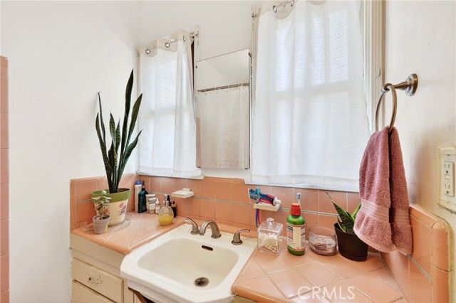 2211 Amherst, Los Angeles, CA 90064