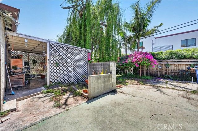 2211 Amherst, Los Angeles, CA 90064