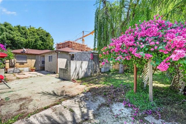 2211 Amherst, Los Angeles, CA 90064