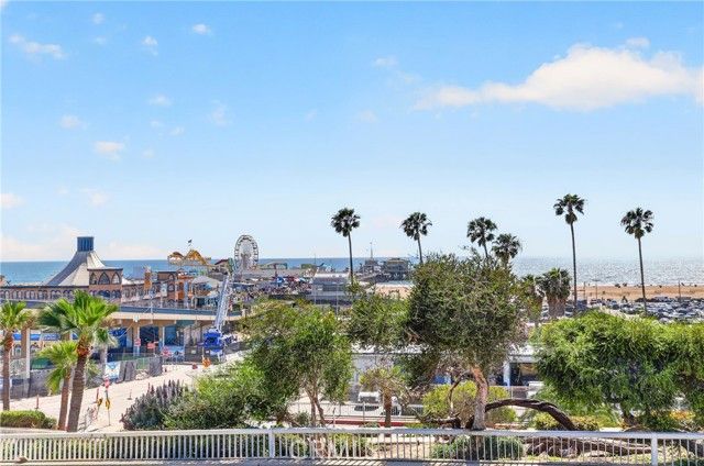 2211 Amherst, Los Angeles, CA 90064