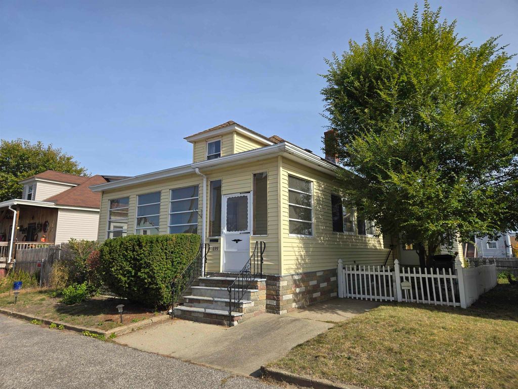 699 Montgomery Street, Manchester, NH 03102