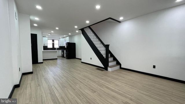 827 W FISHER AVE, Philadelphia, PA 19141