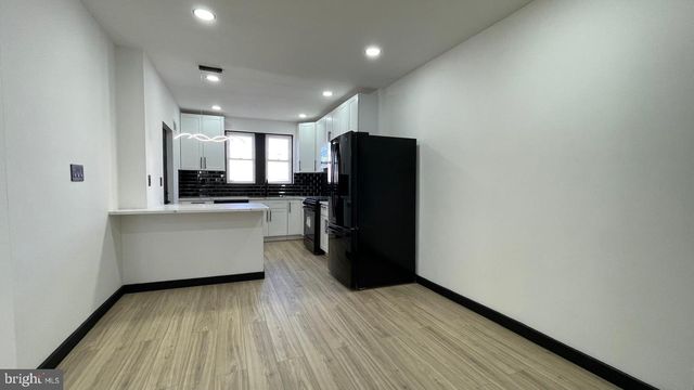 827 W FISHER AVE, Philadelphia, PA 19141