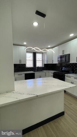 827 W FISHER AVE, Philadelphia, PA 19141