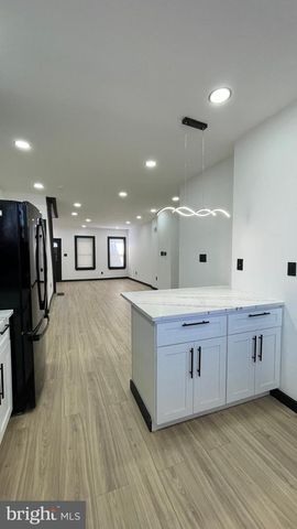 827 W FISHER AVE, Philadelphia, PA 19141