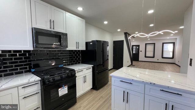 827 W FISHER AVE, Philadelphia, PA 19141