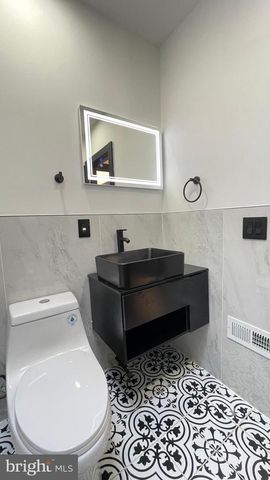 827 W FISHER AVE, Philadelphia, PA 19141