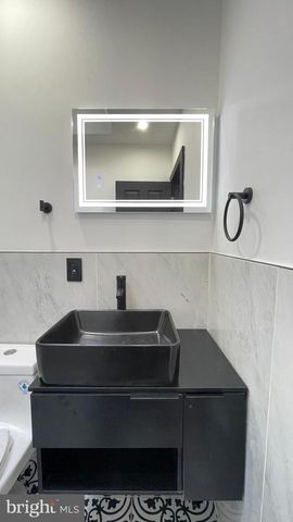 827 W FISHER AVE, Philadelphia, PA 19141