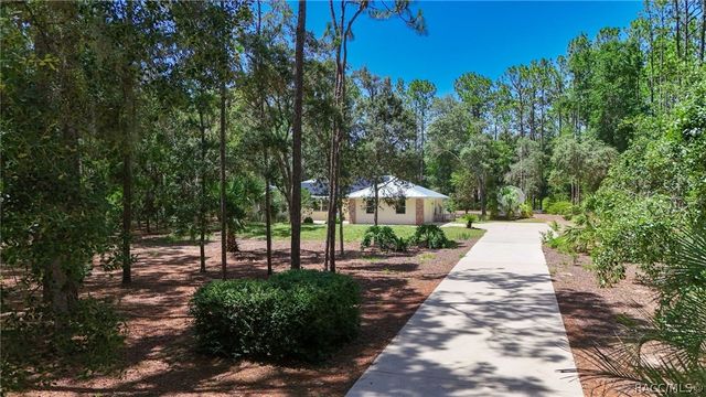 1461 W Redding Street, Hernando, FL 34442