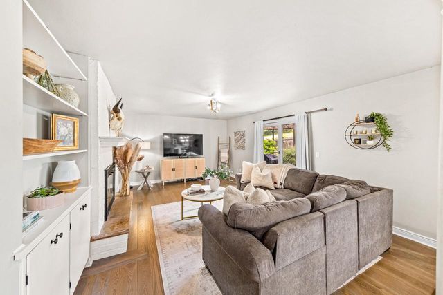 N10W28431 Northview ROAD, Waukesha, WI 53188