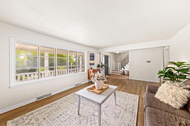 N10W28431 Northview ROAD, Waukesha, WI 53188