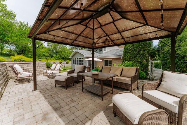 N10W28431 Northview ROAD, Waukesha, WI 53188
