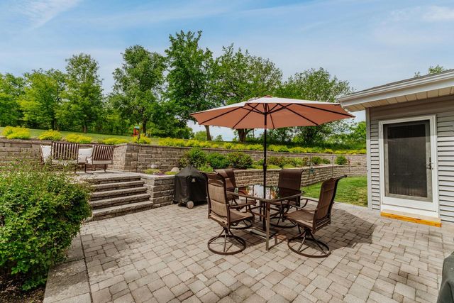 N10W28431 Northview ROAD, Waukesha, WI 53188