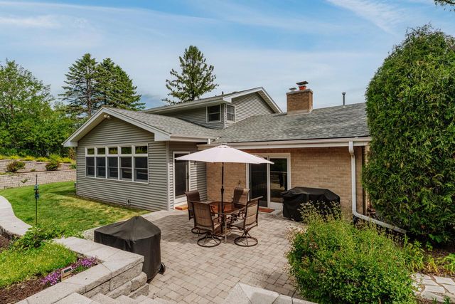 N10W28431 Northview ROAD, Waukesha, WI 53188