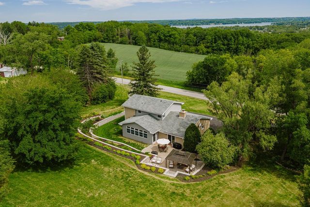 N10W28431 Northview ROAD, Waukesha, WI 53188