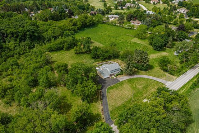 N10W28431 Northview ROAD, Waukesha, WI 53188