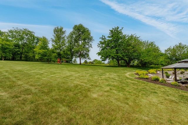 N10W28431 Northview ROAD, Waukesha, WI 53188