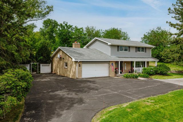 N10W28431 Northview ROAD, Waukesha, WI 53188