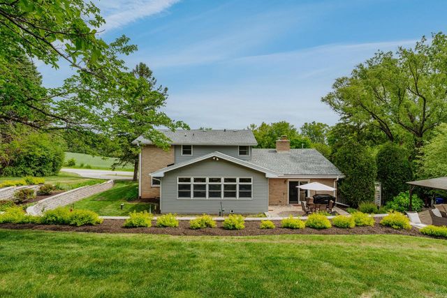 N10W28431 Northview ROAD, Waukesha, WI 53188