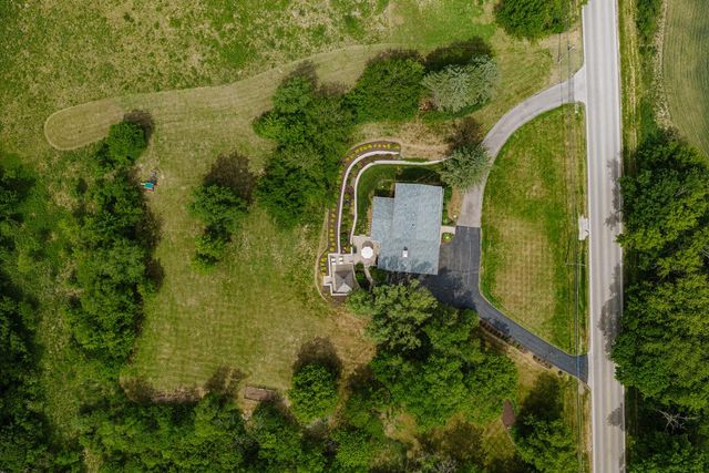 N10W28431 Northview ROAD, Waukesha, WI 53188