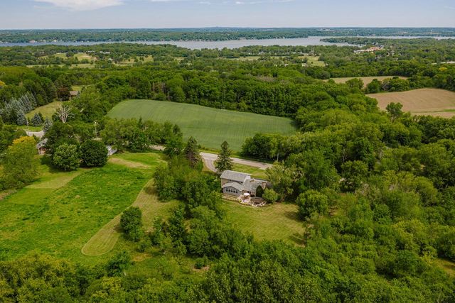 N10W28431 Northview ROAD, Waukesha, WI 53188