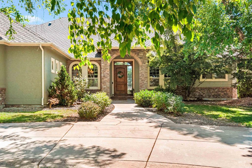 1420 S Hidden Island Place, Eagle, ID 83616