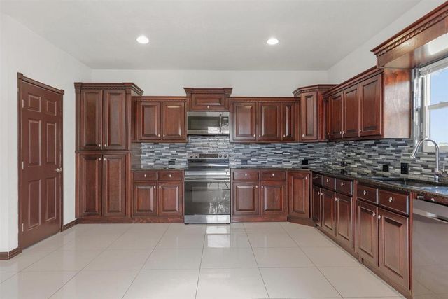 1206 Walter Hoffman RD, Cedar Creek, TX 78612