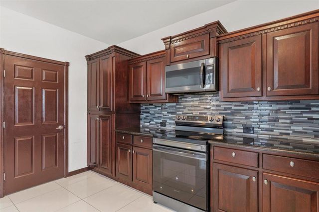 1206 Walter Hoffman RD, Cedar Creek, TX 78612