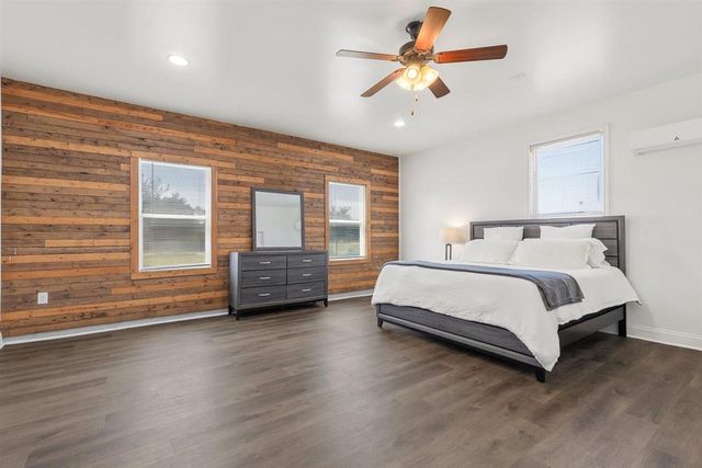 1206 Walter Hoffman RD, Cedar Creek, TX 78612
