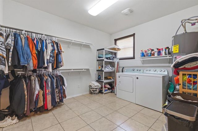 1206 Walter Hoffman RD, Cedar Creek, TX 78612