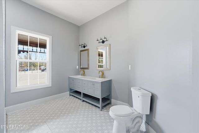 350 S Tellico St, Madisonville, TN 37354