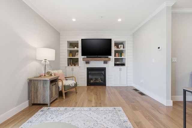 274 Providence Rd 5, Grafton, MA 01560