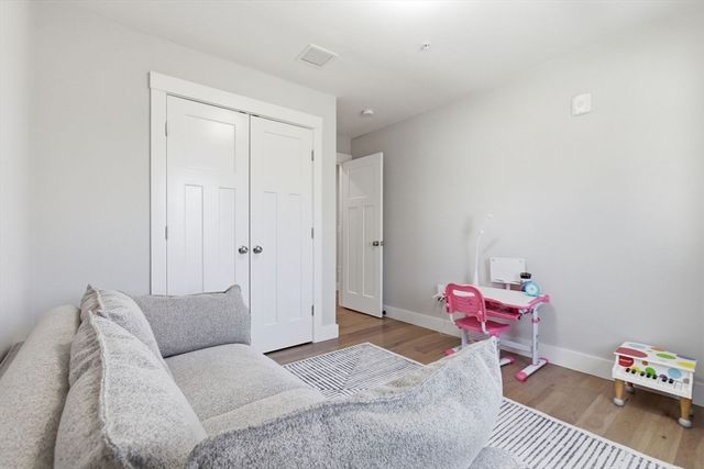 274 Providence Rd 5, Grafton, MA 01560