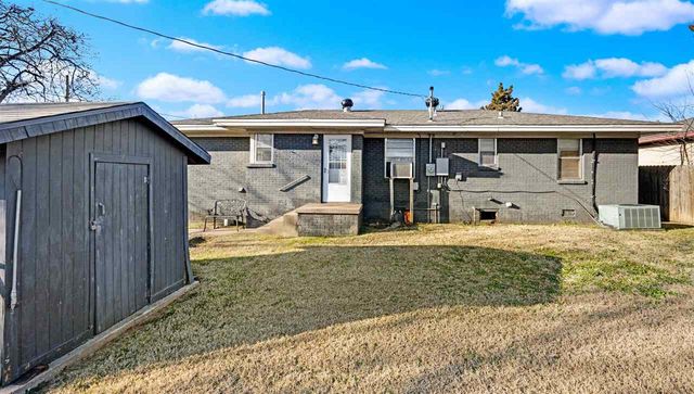 2312 NW Cheyenne Ave, Lawton, OK 73505