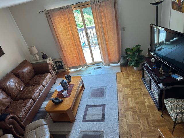 28 Courtland Drive 28, Groton, CT 06340