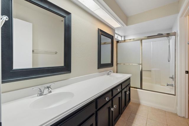 8153 N Cedar Avenue # 222, Fresno, CA 93720