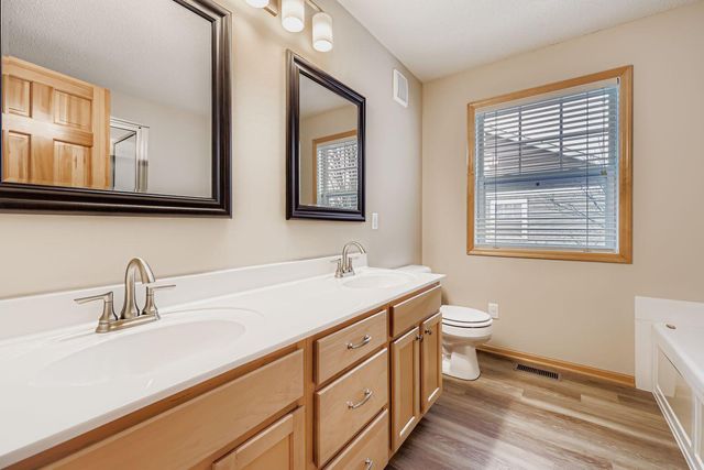 16322 70th Avenue N, Maple Grove, MN 55311