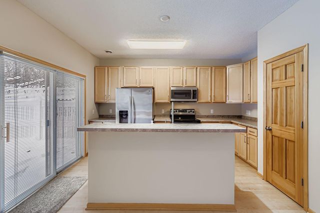 16322 70th Avenue N, Maple Grove, MN 55311