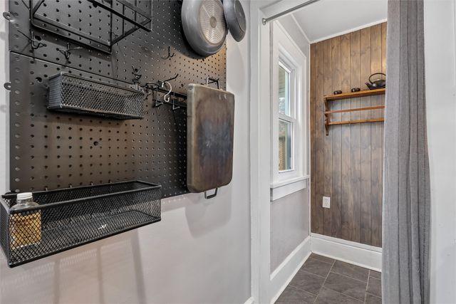 1445 Forestdale Drive, Des Moines, IA 50311