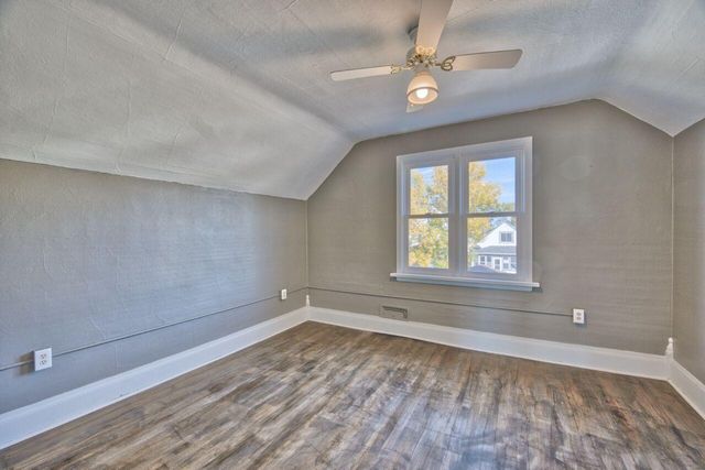 25 3rd Street SW, Chisholm, MN 55719