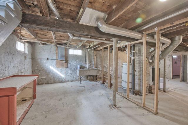 25 3rd Street SW, Chisholm, MN 55719