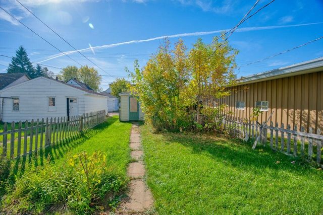 25 3rd Street SW, Chisholm, MN 55719